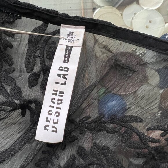 Design Lab Lord & Taylor Cover Up Size Small Embroidered Sheer Lace Summer Beach - Picture 4 of 6